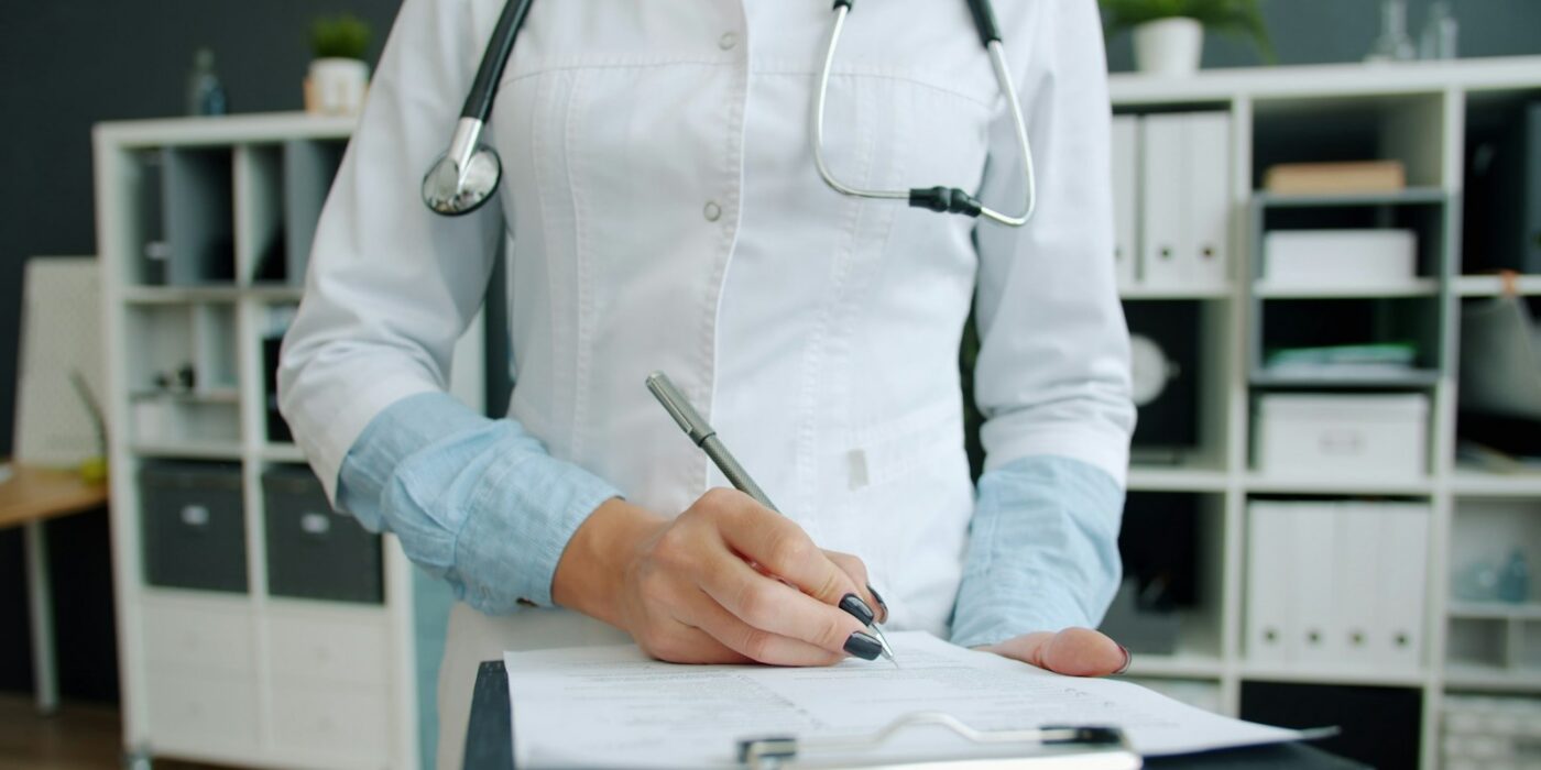 NAC e medicamentos: como conciliar o uso com segurança