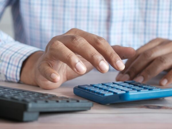 Custo por porção de suplementos: como fazer uma comparação justa
