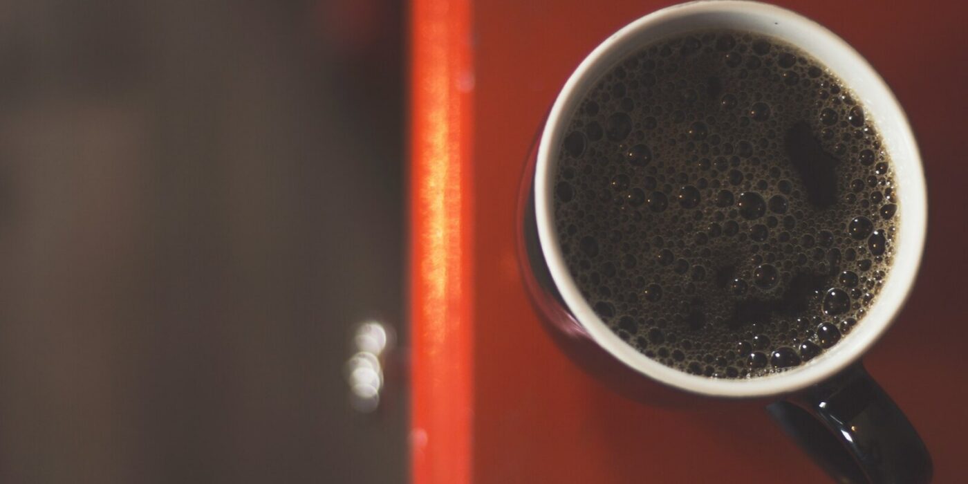 L-teanina e cafeína juntas: foco, sono e cuidados